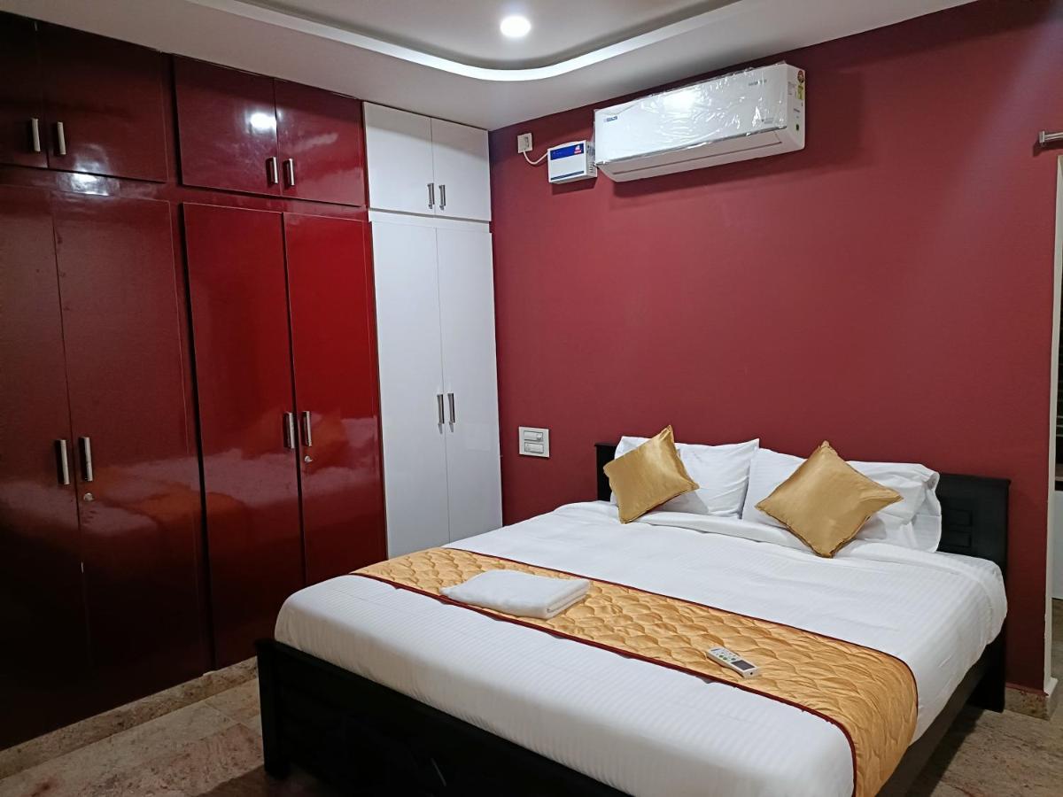 Four Seasons Home Stay ตีรูปาติ ภายนอก รูปภาพ