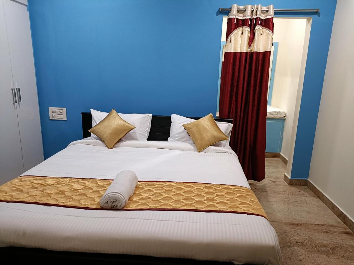 Four Seasons Home Stay ตีรูปาติ ภายนอก รูปภาพ